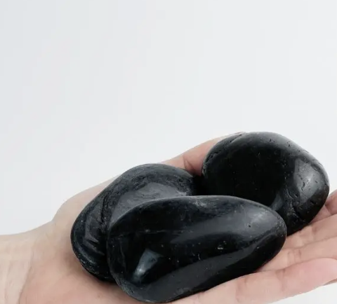 Black Pebbles Super Polished Extra Lg 50-80mm - 15kg Polybag 