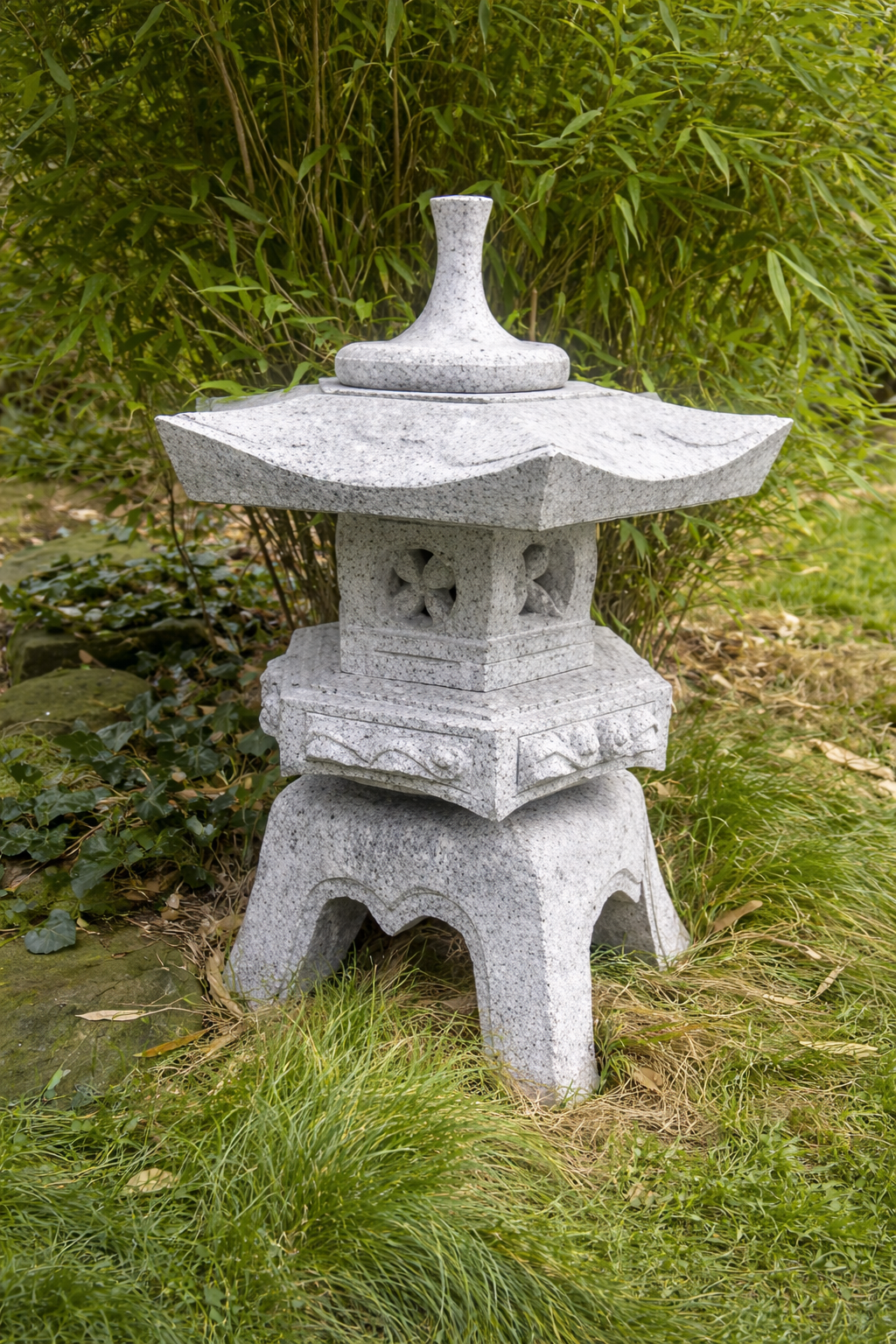 Rokkaku Yukimi Lantern  Available in two sizes